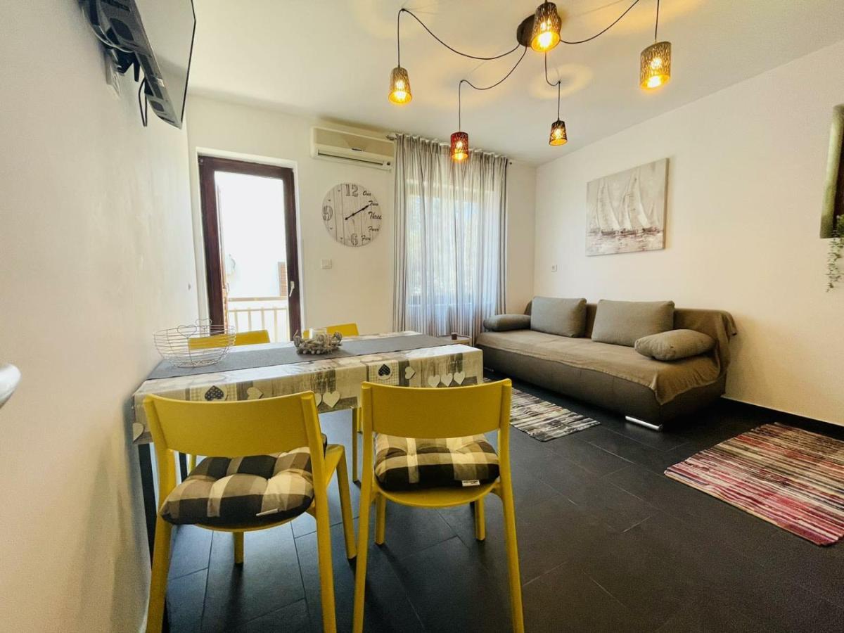 Vila Beleca Krk - Apartments Rest & Sea Krk Town Exterior photo