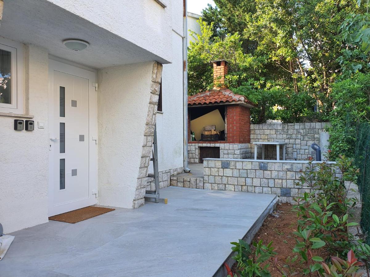 Vila Beleca Krk - Apartments Rest & Sea Krk Town Exterior photo